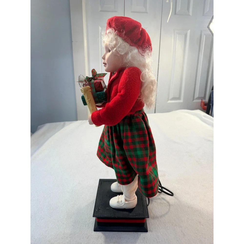 Vintage 1993 Holiday Creations NOEL Girl Animated Musical Christmas Figure